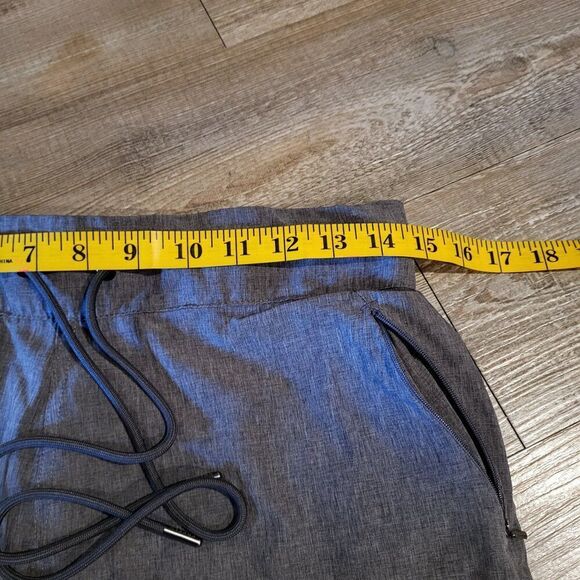 Freely Women's Athletic Workout Running Shorts with Pockets Size Medium - Picture 4 of 9